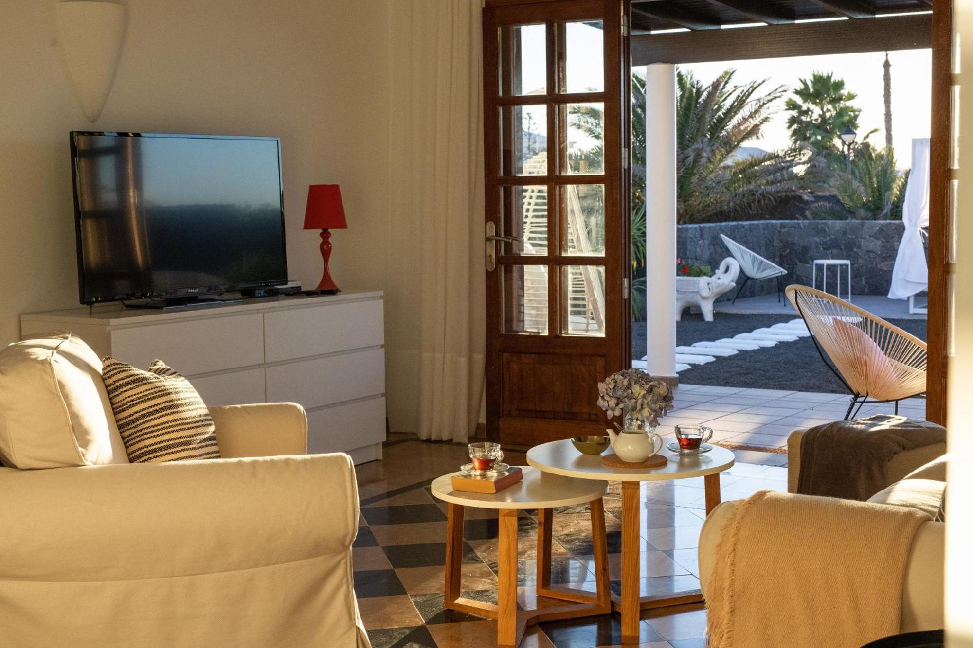 Villa Mo Luxury Heated Pool Playa Blanca  Exterior photo